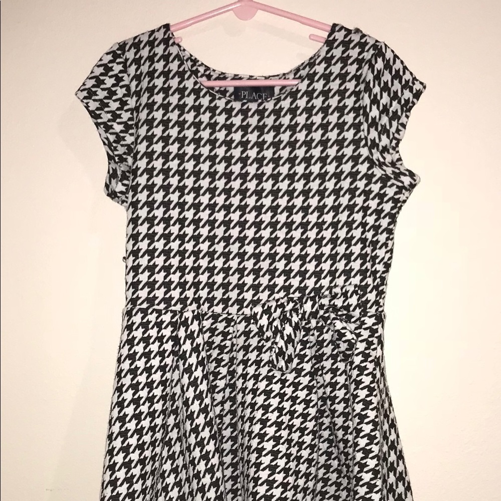 I’m selling a once worn medium junior dress!!!